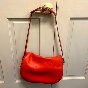 Vintage red Jcrew bag with a lot of sections. This bag is great!